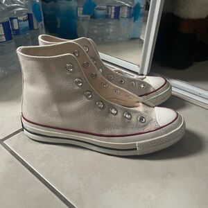 cream converse